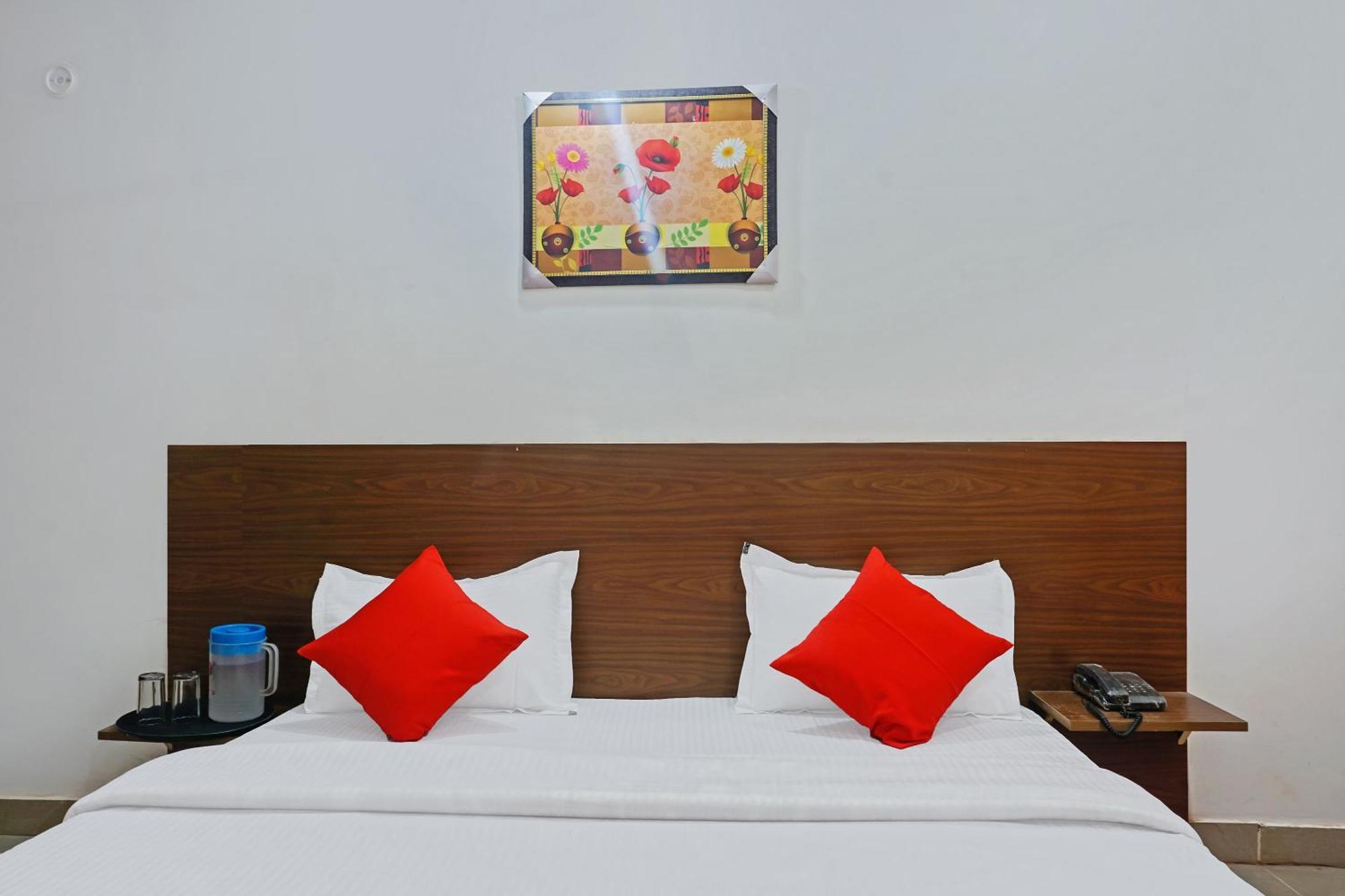 Hotel O Quadis Нойда Экстерьер фото